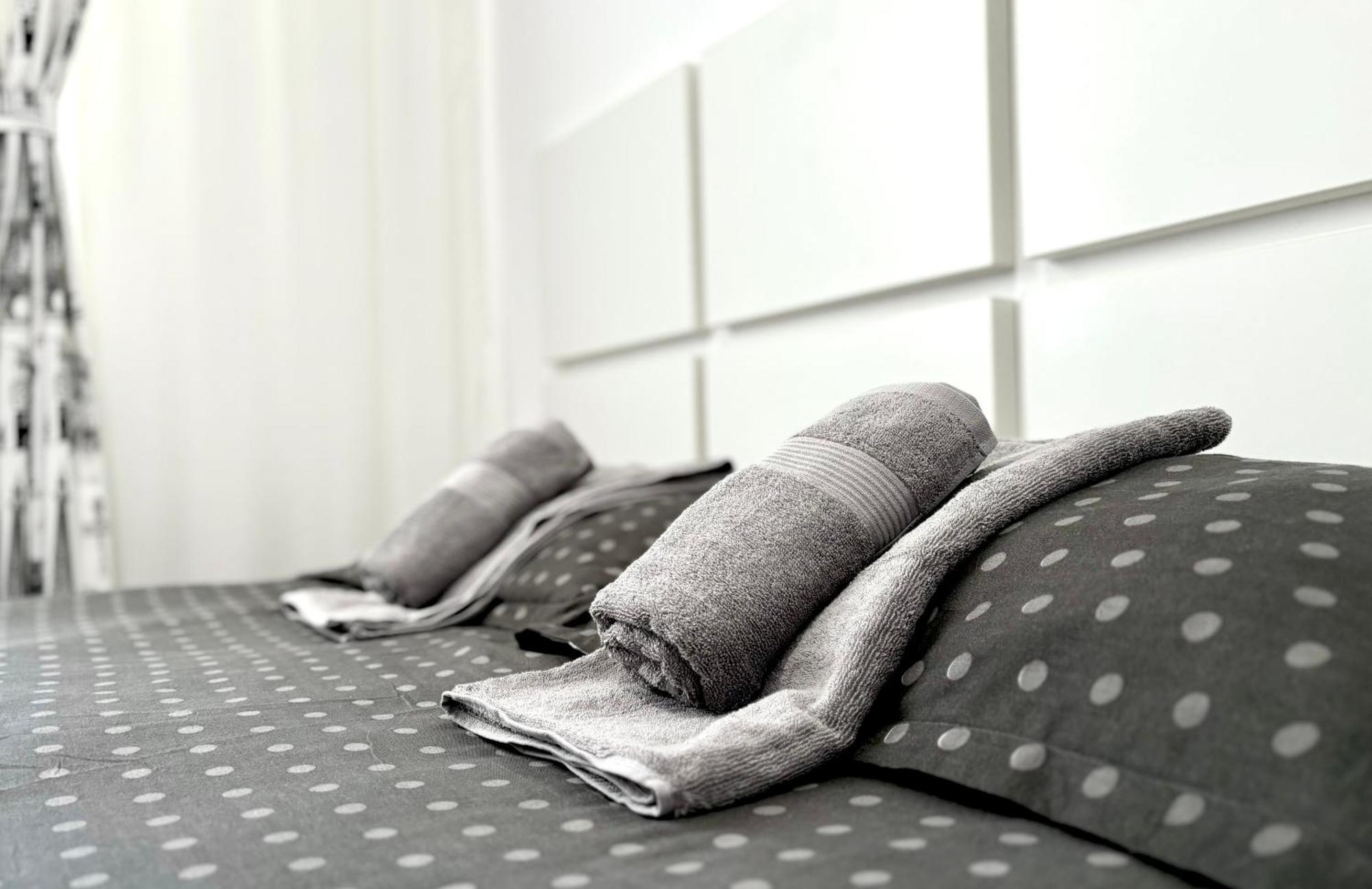 Taste Of Iasi - Two Room Apartment - Central - Sunset Touch Exterior foto