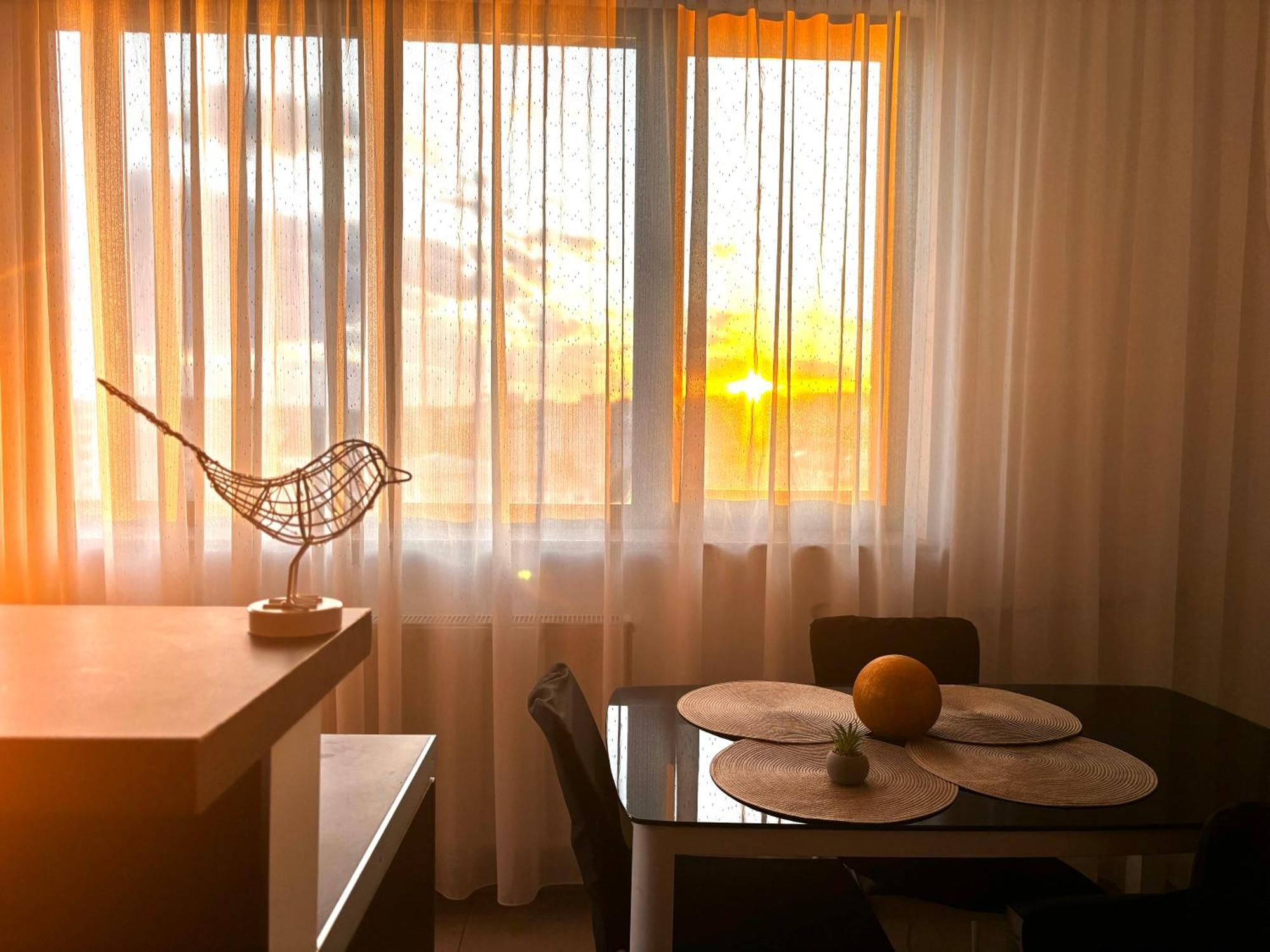 Taste Of Iasi - Two Room Apartment - Central - Sunset Touch Exterior foto